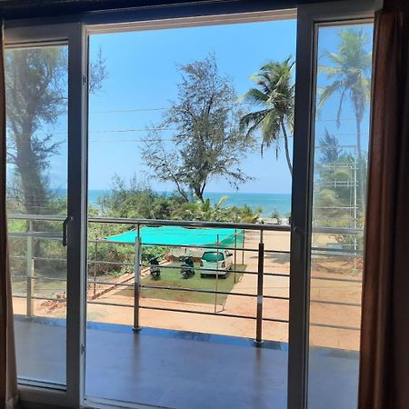 Raapan Beach Resort Mālvan Zewnętrze zdjęcie