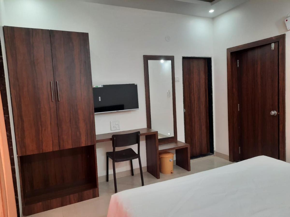 Raapan Beach Resort Mālvan Zewnętrze zdjęcie
